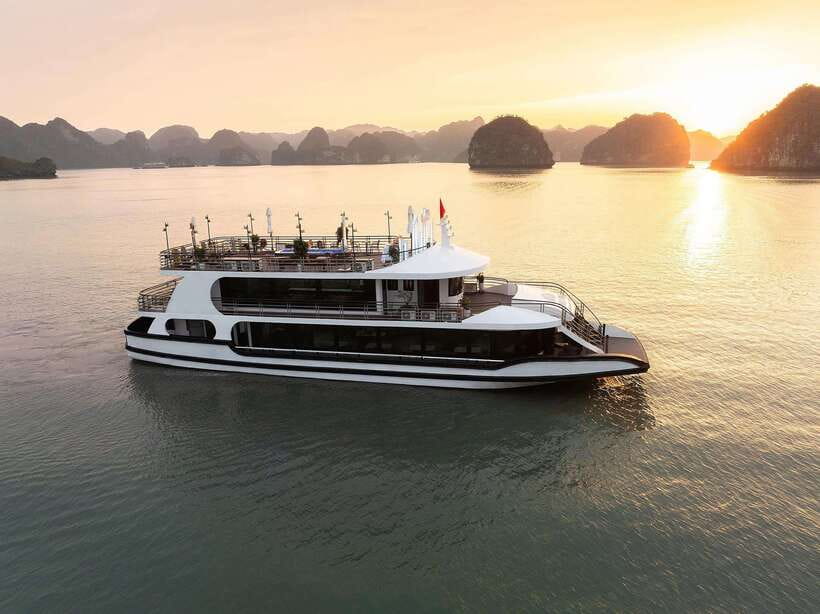 Halong Bay Luxury Cruise: Kayak&Swim,Cave, Party BEST SELLER - Why this Halong Bay cruise feels like a “real” day out