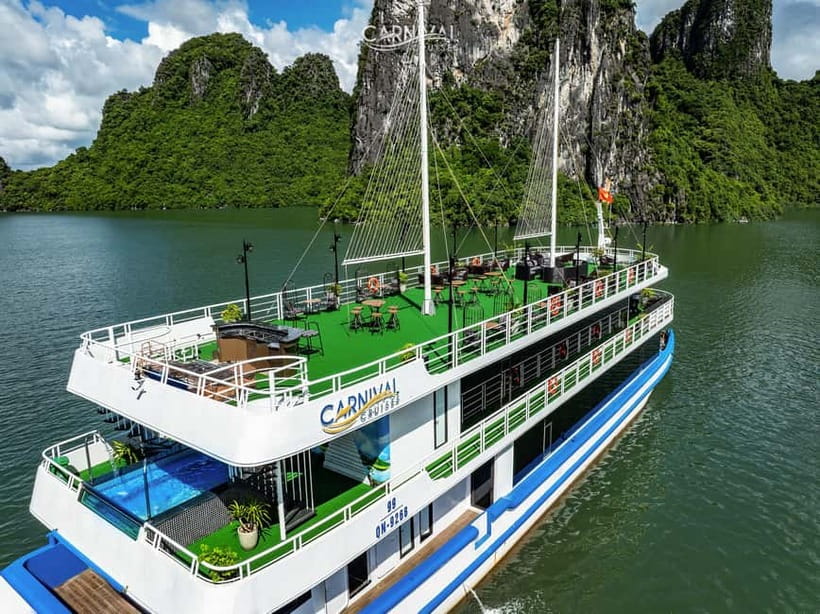 Halong Bay: Luxury Day Cruise, Caves, Kayak & Buffet Lunch - Bo Hon Island and Sung Sot Cave: the best kind of effort