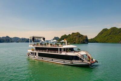 HALONG BAY LUXURY IRIS CRUISE DAY TRIP-BEST SELLER: Kayak, Music - Check-in and onboard comfort: what you can use right away