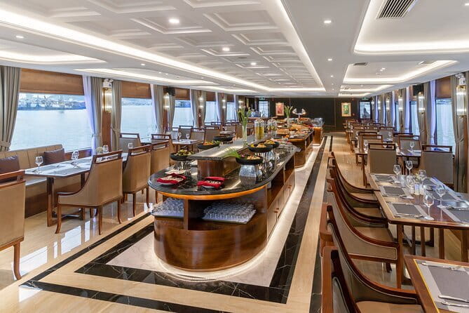 HALONG BAY LUXURY IRIS CRUISE DAY TRIP-BEST SELLER: Kayak, Music - Ti Top Island: beach time plus a climb option