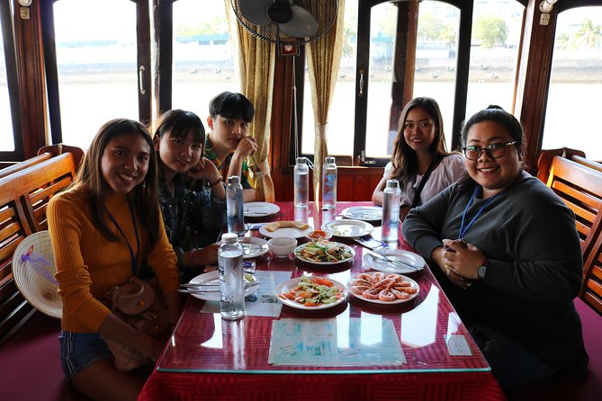 Halong Islands, Caves, Kayak, Lunch day tour w Dragonfly Cruise - The seafood lunch on board: filling and varied
