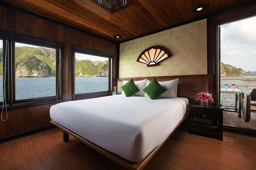 Hanoi: 2-Day Halong Bay Boutique Cruise with Kayaking - Day one activities: what each bay option actually delivers
