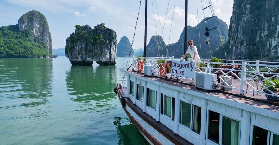 Hanoi: Islands & Caves Ha Long Cruise with Lunch & Kayaking - Tuan Chau Pier to lunch onboard: how the cruise part works