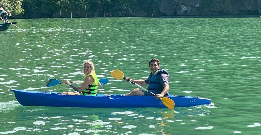 Hanoi: Roundtrip Halong Bay Islands, Caves, Kayaking & Lunch - Key things that make this Ha Long Bay trip worth your time