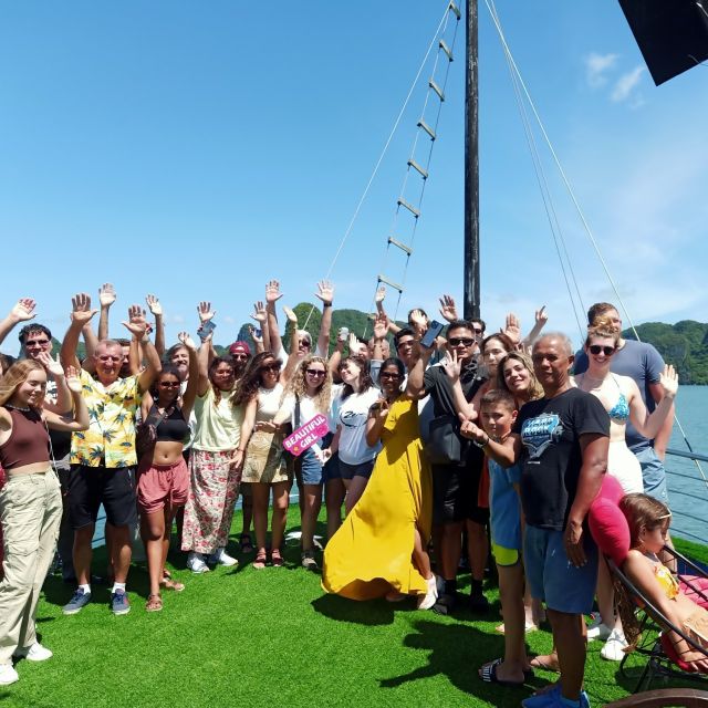 Hanoi: Roundtrip Halong Bay Islands, Caves, Kayaking & Lunch - Timing, comfort, and the long return to Hanoi