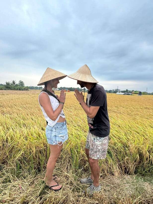 Ho Chi Minh City: 2-Day Bike & Kayak Mekong Delta Tour - Dinner, karaoke, and the homestay night vibe