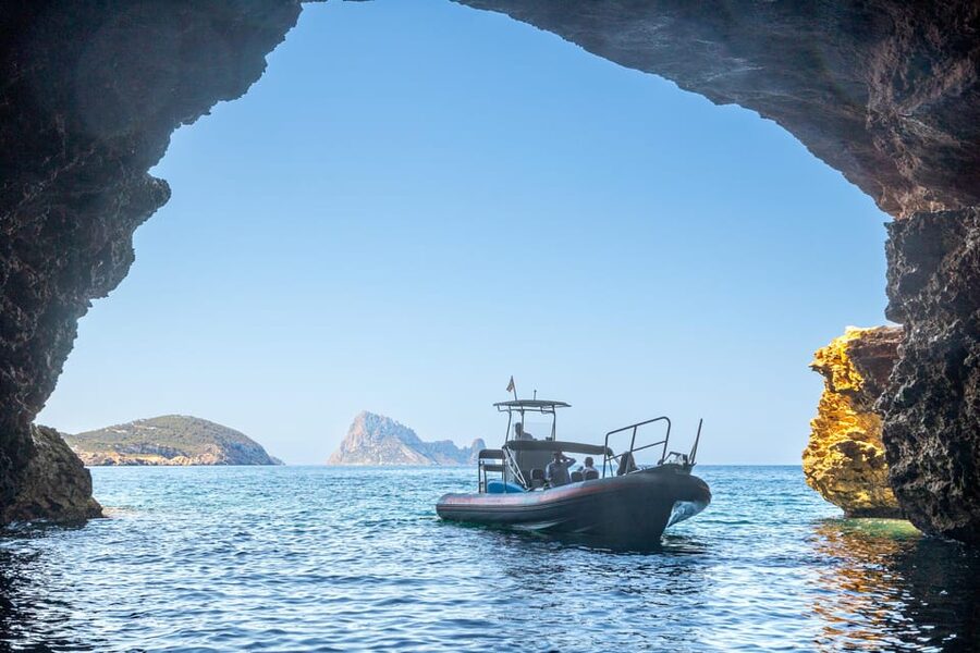 Ibiza: SpeedBoat trip to Atlantis & Es Vedra Snorkel+Paddle - The star stops: Es Vedrà, Sa Pedrera, and the feeling of myth