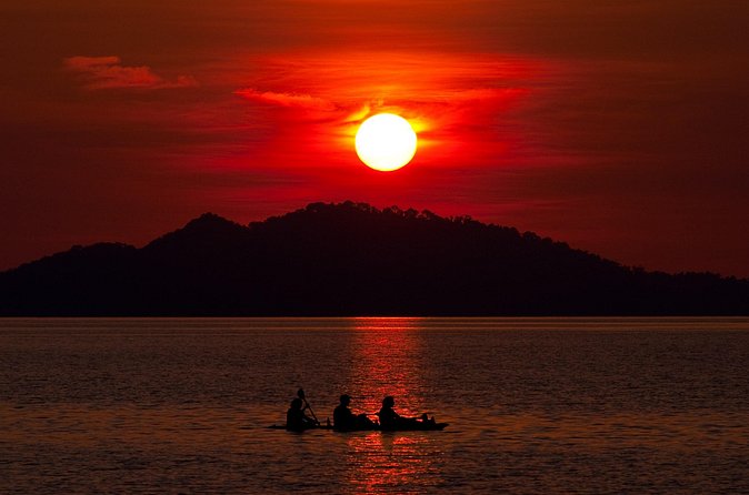 Illuminated Night Kayaking at the Elysian Resort - Who This Kayak Tour Is Best For (and Who Should Think Twice)