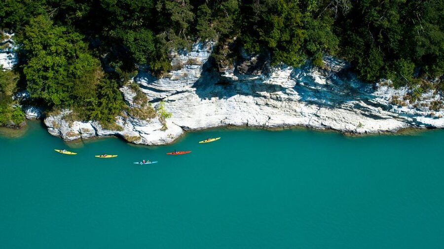 Interlaken: Kayak Tour of the Turquoise Lake Brienz - From the River Lütschine into Lake Brienz: your first taste of the route