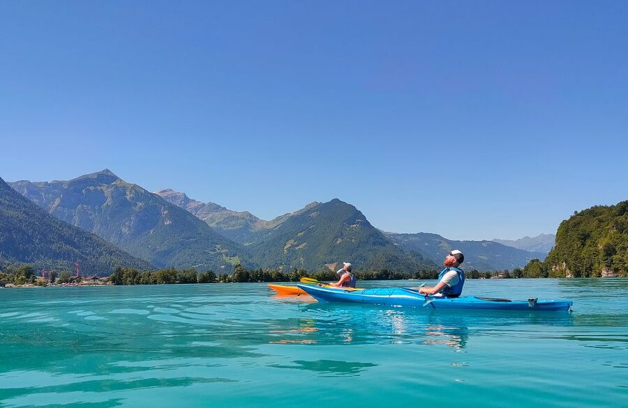 Interlaken: Kayak Tour of the Turquoise Lake Brienz - The cliffs and castle stretch: where the photos make sense