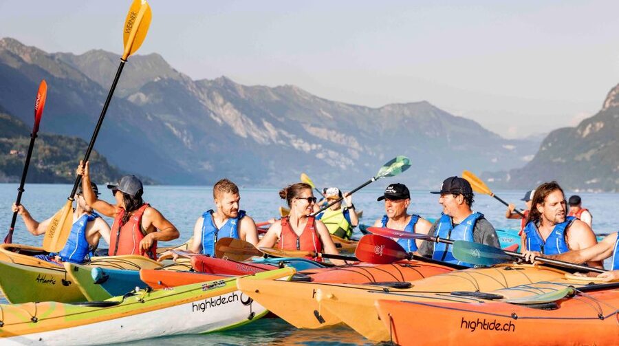 Interlaken: Kayak Tour of the Turquoise Lake Brienz - Sunset and calmer waters: the evening option