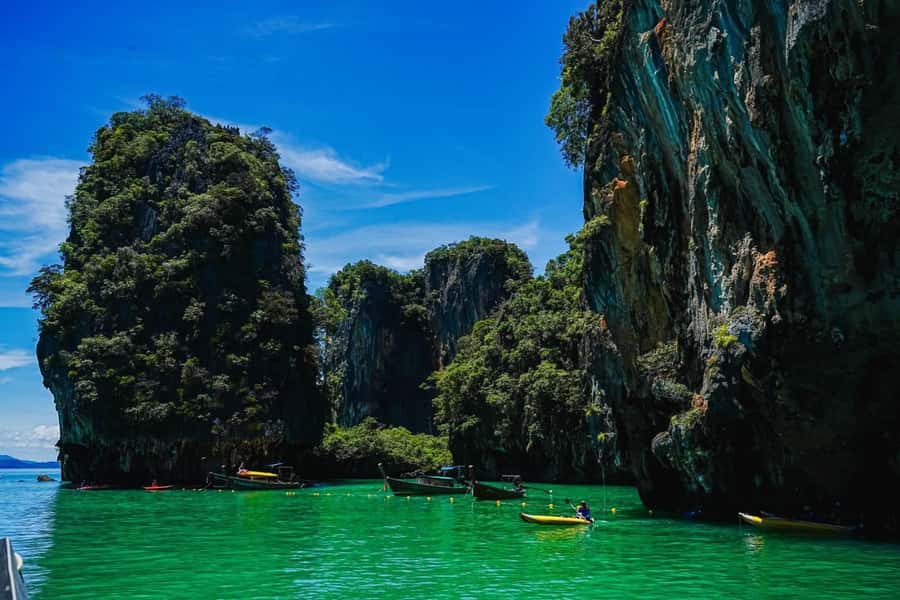 Jame bonds canoe 7 point 6 Island Premium trip - Naka Island: the beach break you’ll actually remember