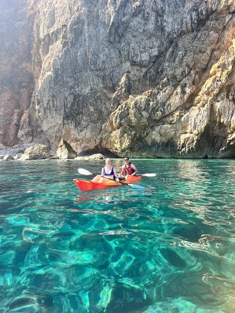Jávea: Cala Portixol Kayak Tour with Snorkel & Cliff Jumping - Portixol Cave and secret coves: the exploration part that land can’t match