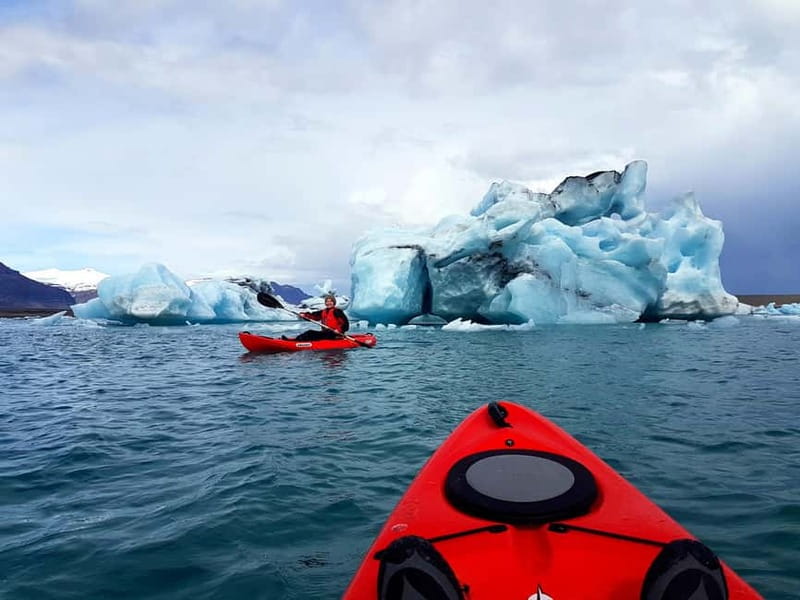 Jökulsárlón Glacier Lagoon Kayaking Tour - Out on the water: floating icebergs, the ice cap dome, and wildlife