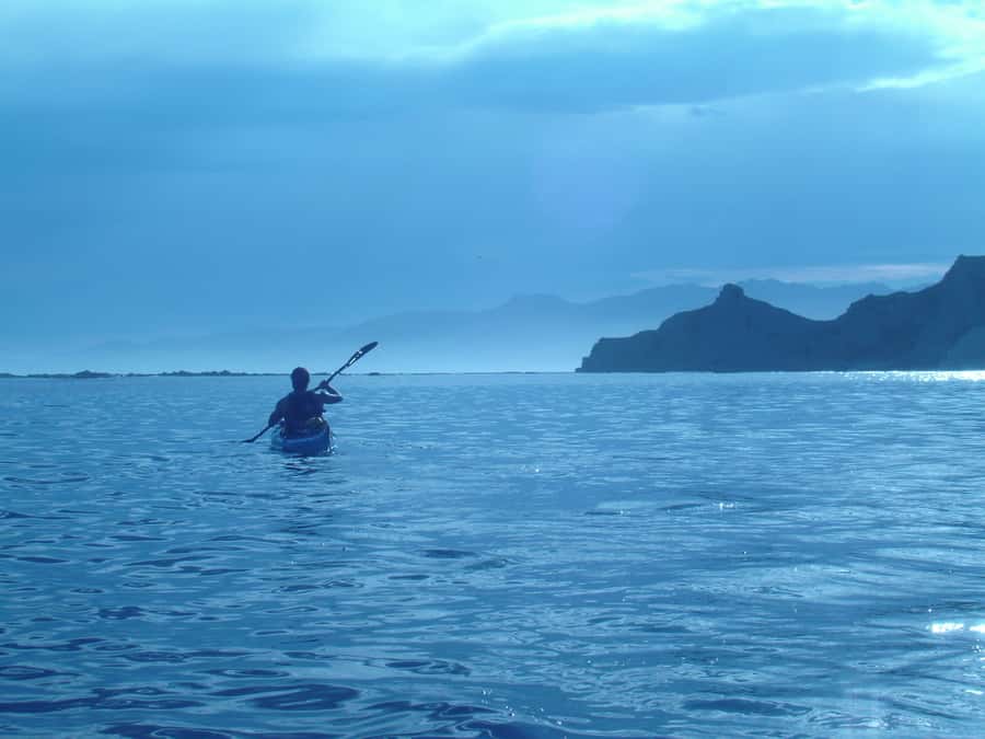 Kaikoura: Sunset Evening Kayaking Tour - Staying Warm, Dry, and Unbothered: Packing for Kaikōura Spray