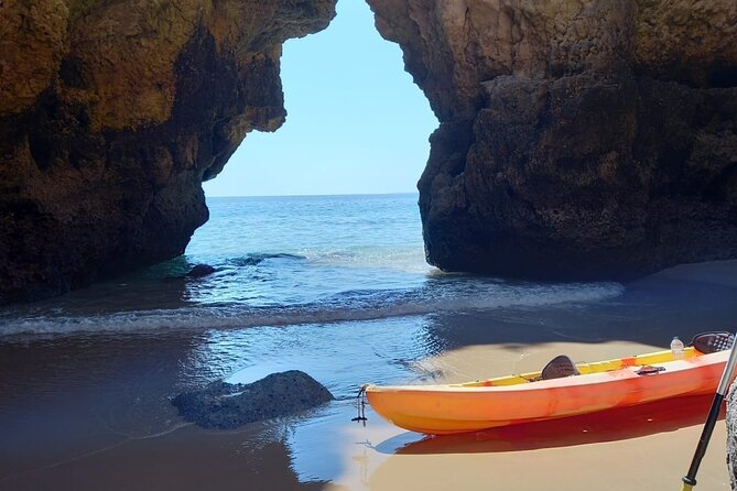 Kayak Adventure through the Ponta da Piedade Caves in Lagos - Kayaking the Ponta da Piedade caves the right way