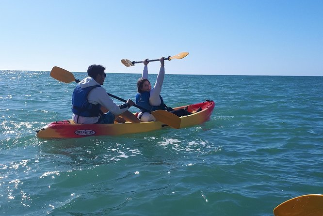 Kayak Algarve tour BENAGIL by Diamond tours - Group Size (Max 20) and Why It Matters in Tight Spaces