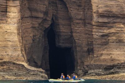 Kayak Guided Tour: Vila Franca do Campo Islet - Epic Volcanic to the marina: how the 3-hour flow works