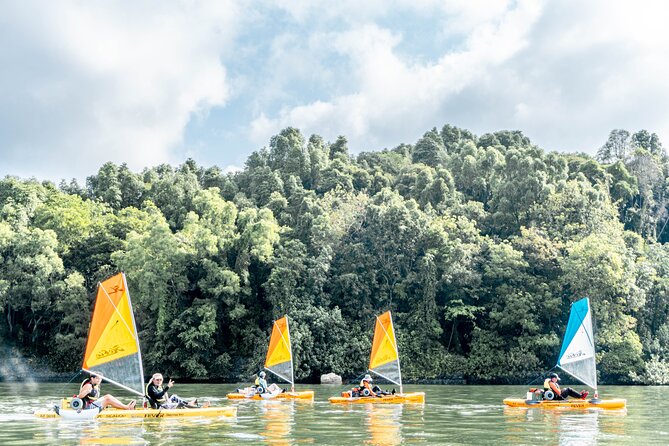 Kayak Sailing in Singapore, Mangrove, Kelong & Pulau Ubin, Seafood Meal Included - Lunch on a kelong: fresh-caught seafood with a floating-farm feel