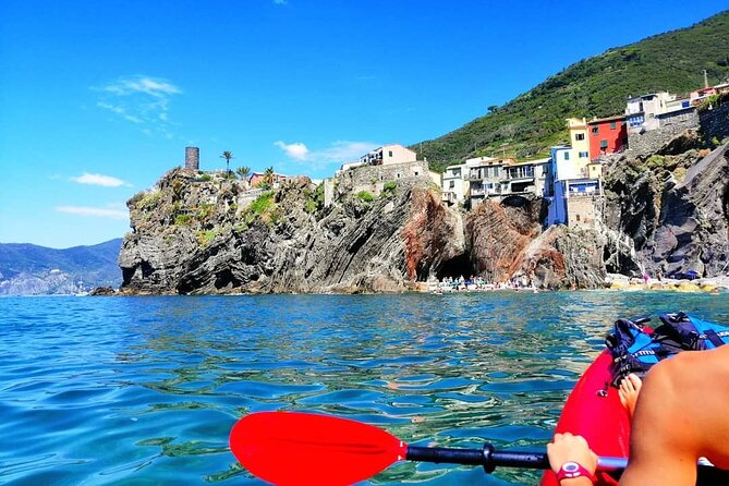 Kayak tour from Monterosso to Vernazza - Kayaking Monterosso to Vernazza: what this 3-hour stretch gives you