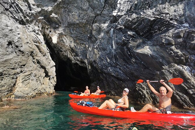 Kayak tour from Monterosso to Vernazza - Guide style and group size: why 16 people changes everything
