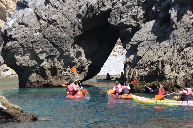 Kayak tour from Sesimbra to Ribeira do Cavalo Beach, passing through the caves - Ocean Kayaks by Ludyesfera: What’s Included and Why It Feels Safe