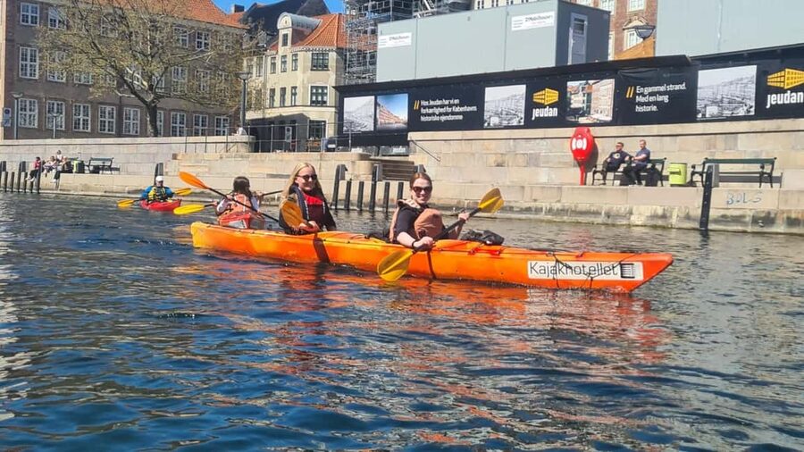 Kayak Tour in Copenhagen Harbor - June, July and August - Getting set up at Kajakhotellet and Kalvebod Bølge