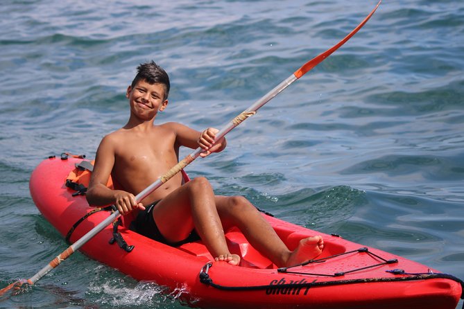 Kayak tour in Lagos to visit the caves. - Entering the Caves of Ponta da Piedade: Up-Close Grottos, Real Scale