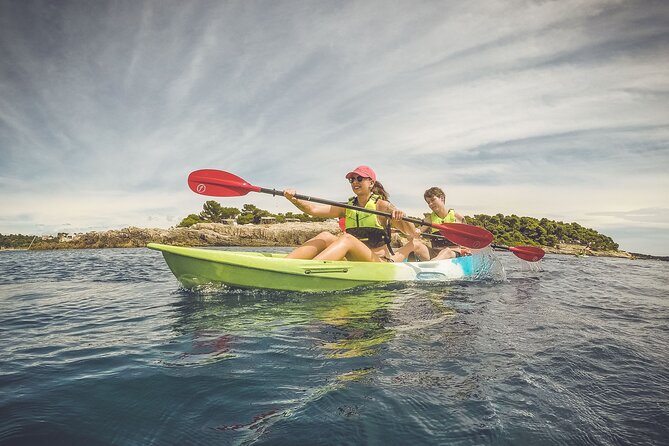 Kayak tour in Pula to Valley of Tears/free drinks+photos included - Beer, water, and the photo workflow that keeps your hands free