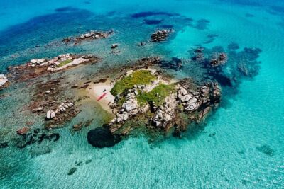 Kayak Tour to Magdalene Island with Snorkeling and Typical Aperitif - Stop 1 at Spiaggia Testa di Polpo: the white-beach anchor point