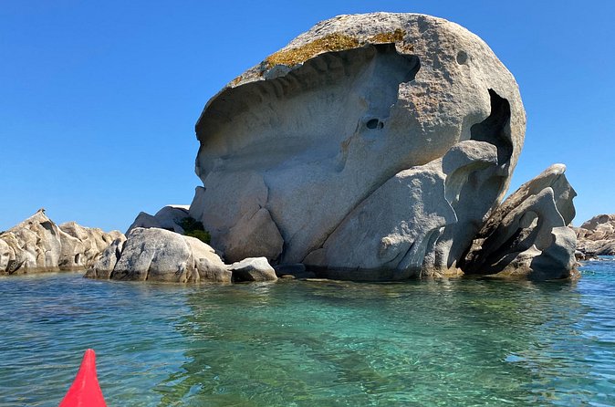 Kayak Tour to Magdalene Island with Snorkeling and Typical Aperitif - Start at Sci Club Saint Tropez: parking and finding the meeting spot