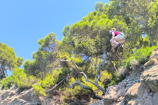 Kayak Tour with Caves, Snorkeling and Picnic (+ Cliff Jump) - Equipment and Comfort: Preparing for Frequent Water Time