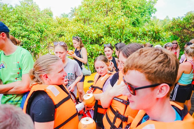 Kayaking Adventure on serene waters through mangroves, Akurala - A note on service, guides, and comfort