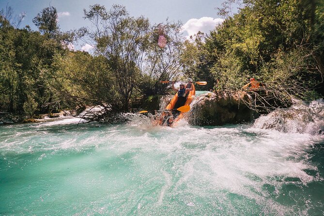 Kayaking Mrežnica river - The guides matter: safety, fun, and actual coaching