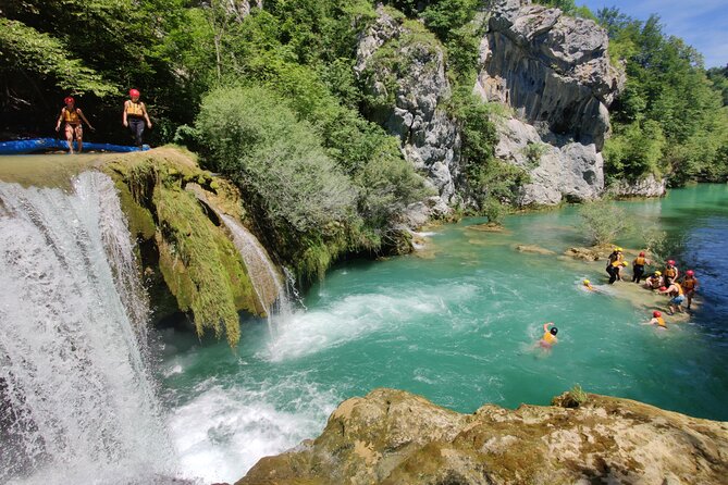 Kayaking Mreznica Waterfalls close to Plitvice Lakes - The waterfall section: 1 to 8 meters, with real choices
