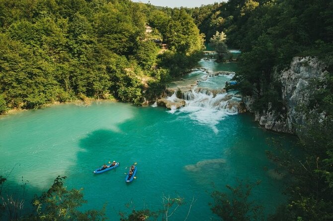 Kayaking Mreznica Waterfalls close to Plitvice Lakes - The riverside swim and picnic break you’ll actually appreciate