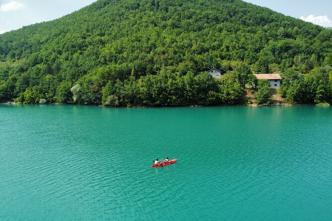 Kayaking on Jablanica Lake - Key highlights you’ll notice right away