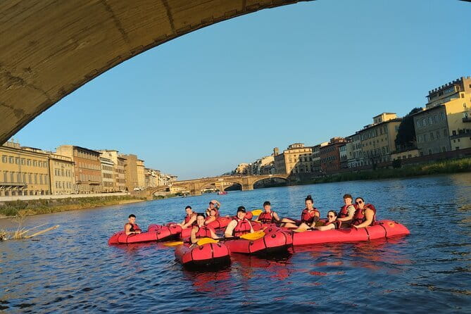 Kayaking on the Arno River in Florence under the Pontevecchio Arcade - Getting set up at the Spiaggia sull’Arno (meeting point reality)