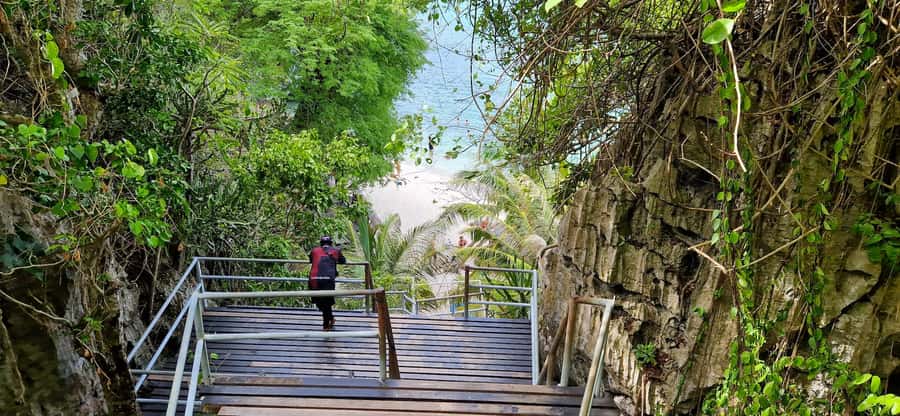 Koh Samui: Day Tour to Ang Thong with Kayak, Snorkel & Lunch - Speedboat island stops and the limestone-cliff feel