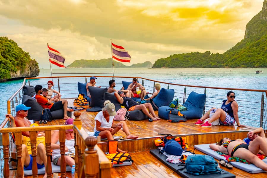 Koh Samui: Mu Ko Ang Thong Park Cruise with Kayaking Option - Pickup, breakfast, and the boat ride you should plan around