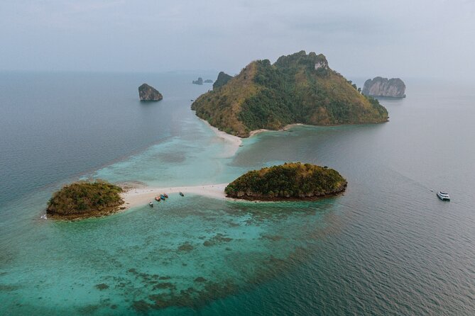 Krabi: 4 Island Luxury Yacht with Snorkelling & Clear Kayaking - Chicken head rock: a short stop for big Krabi photos