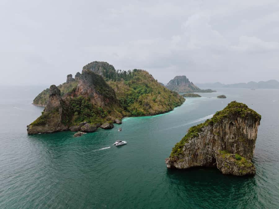 Krabi: 4 Island Premium Yacht with Snorkeling & Clear Kayak - Chicken Island: the classic sightseeing + the practical snorkeling reality