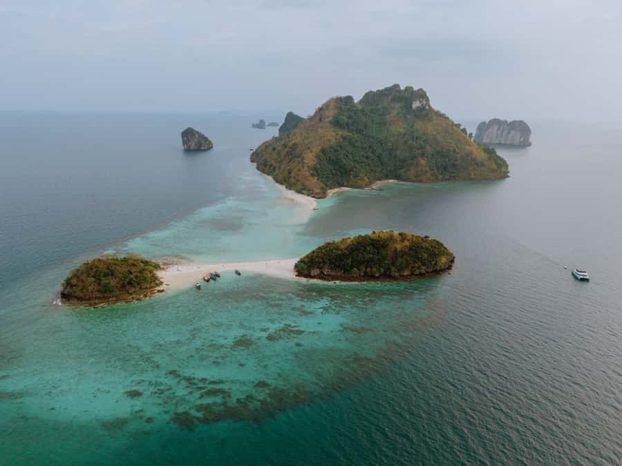 Krabi: 4 Island Premium Yacht with Snorkeling & Clear Kayak - Snorkeling comfort and safety details that make a difference