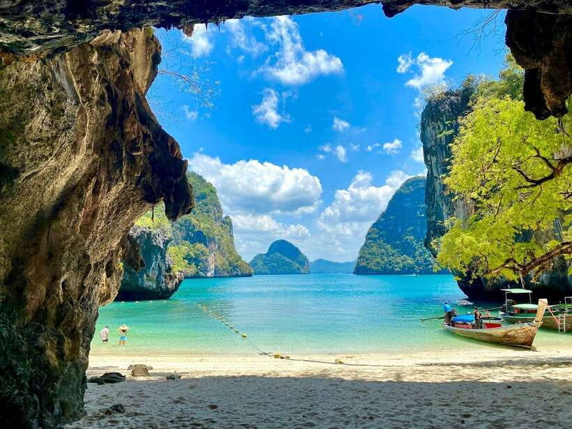 Krabi: Hong Island Longtail Boat & Kayak Tour w Buffet Lunch - Why Hong Island feels special in Krabi