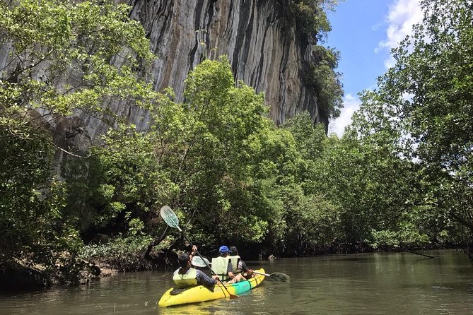 Krabi kayak at Ao Thalane - Guides make the difference: Lek, Bao, and Chin in the mangroves