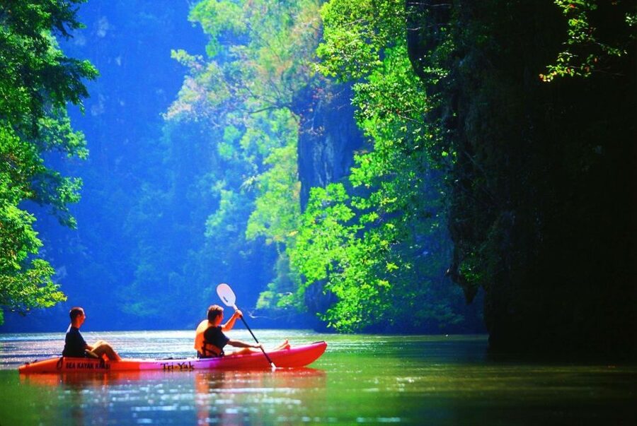 Krabi: Private Sea Kayaking in Ao Thalane and Hong Island - Snorkeling with tropical fish in clear water