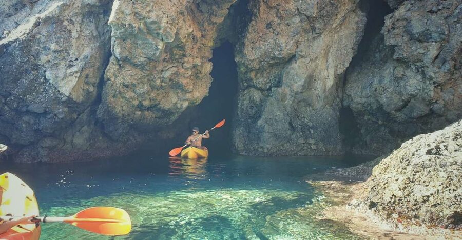 La Herradura: Maro Cliffs Kayak and Snorkeling Tour - Why Maro–Cerro Gordo is the right place for a kayak-and-snorkel day