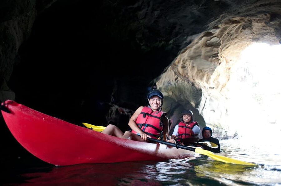 La Jolla: Sunset Kayak Tour of the 7 Caves - Meeting point and day-of readiness