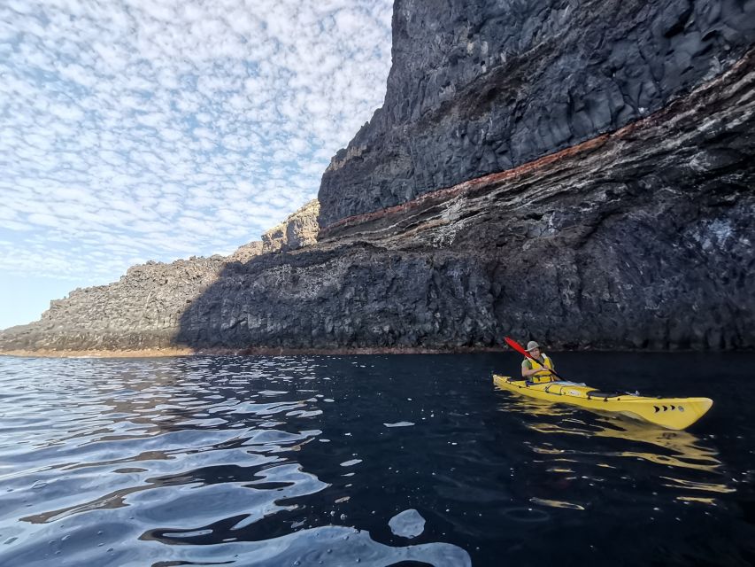 La Palma: Cueva Bonita Kayaking Tour - Why kayaking to Cueva Bonita beats the crowded-boat version