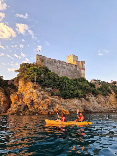 La Spezia: Sunset Kayak & Caves Tour w/ Swimming & Aperitif - Key things I’d bank on before you go